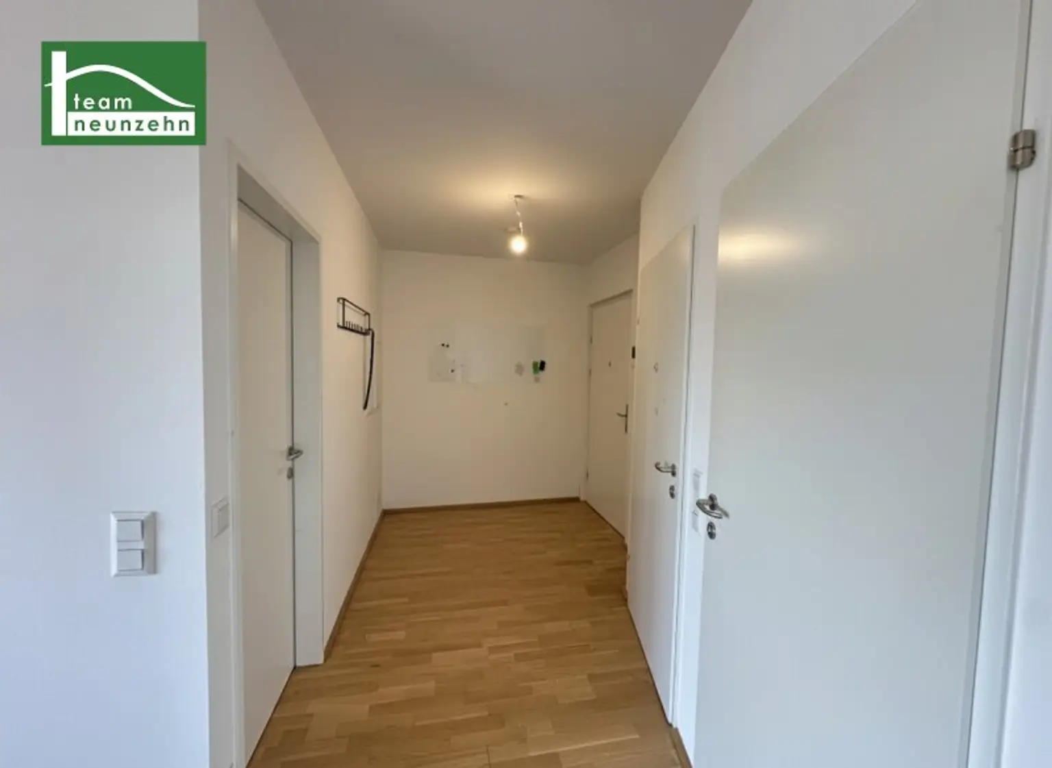 LEO 131 - Sonnige Eck-Wohnung mit großem Balkon und Einbauküche - U6 und S-Bahn Floridsdorf in 4 Busstationen