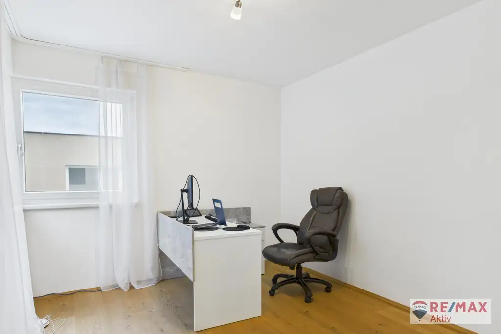 Modernes Reihenhaus mit Dachterrasse, Garten & PV-Anlage
