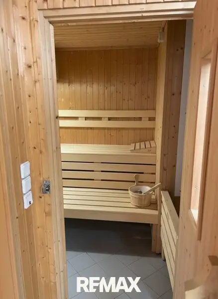 13 Sauna