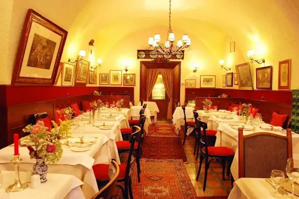 KLEINES ABER FEINES RESTAURANT BAR IN TOP LAGE GASTROTEL IMMOBILIEN