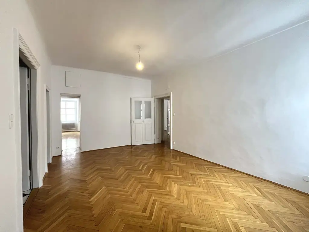 Geräumige 4-Zimmer-Wohnung in top Lage des 1. Bezirks!