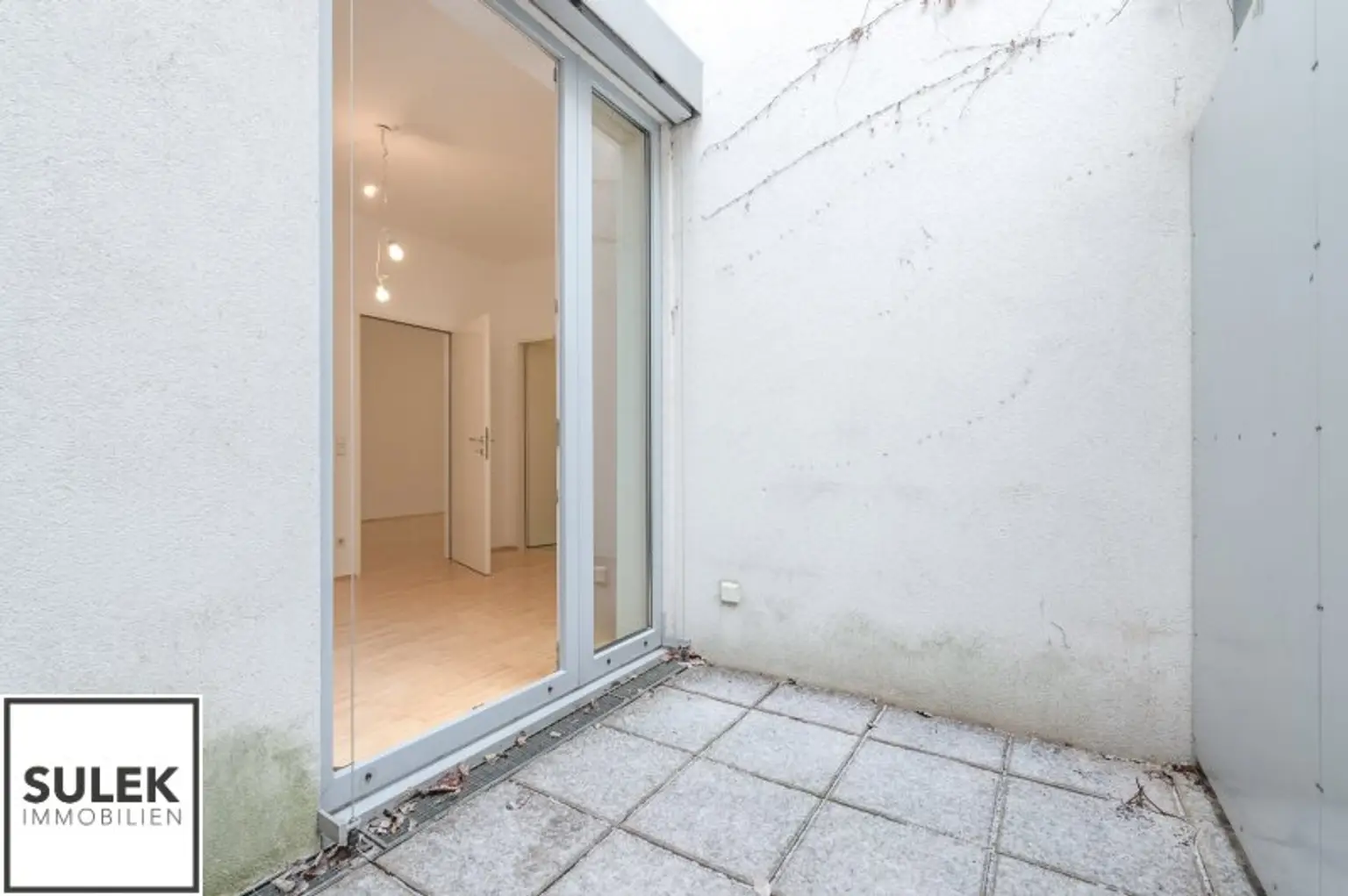 Gemütliche, ruhige 2-Zimmer Neubauwohnung mit Innenhof-Terrasse in beliebter Lage -nähe zur U6 & Mariahilfer Straße!