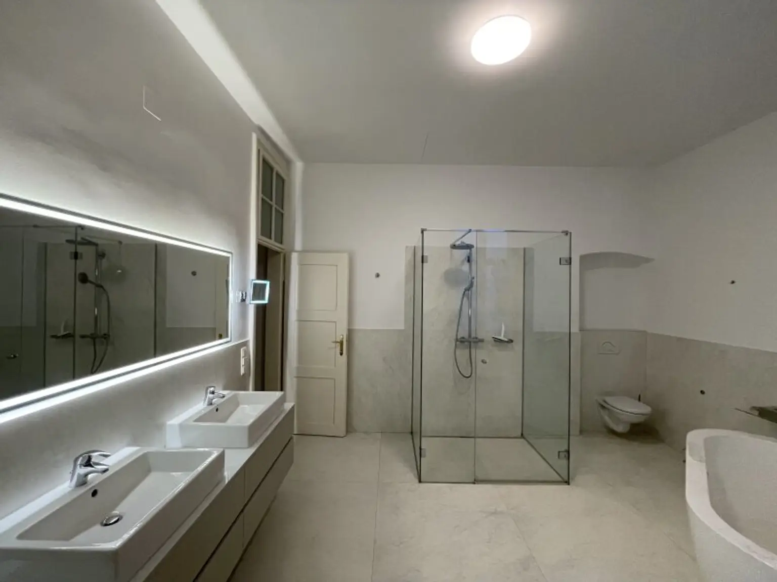 162 m² LUXURIÖSER ALTBAU -- GENERALSANIERT -- NEBEN GRABEN -- UNBEFRISTET!
