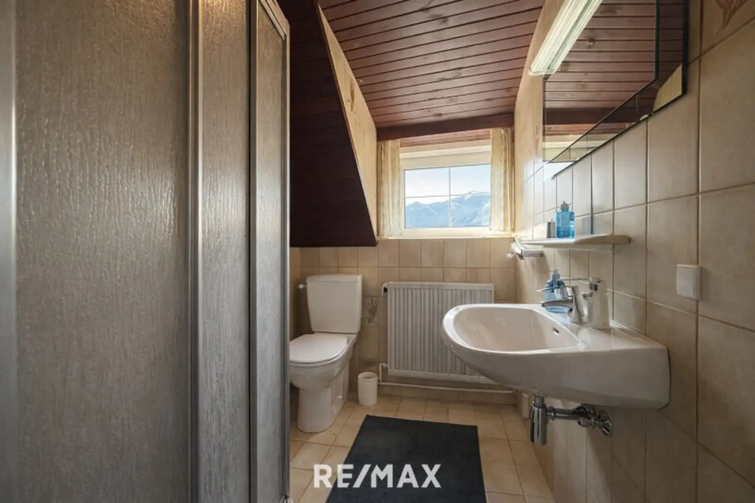 *** Charmantes teilsaniertes Landanwesen mit 10.978 m² Grund – Ruhe, Natur und vielseitige Nutzungsmöglichkeiten nur wenige Minuten zum grünen See ***