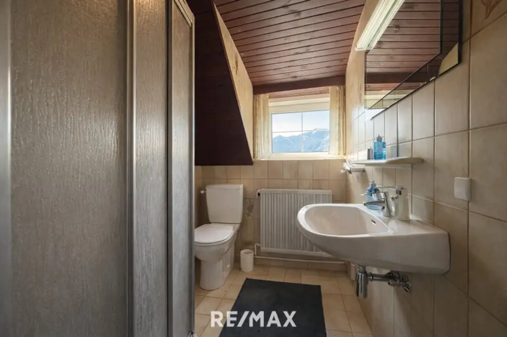 *** Charmantes teilsaniertes Landanwesen mit 10.978 m² Grund – Ruhe, Natur und vielseitige Nutzungsmöglichkeiten nur wenige Minuten zum grünen See ***