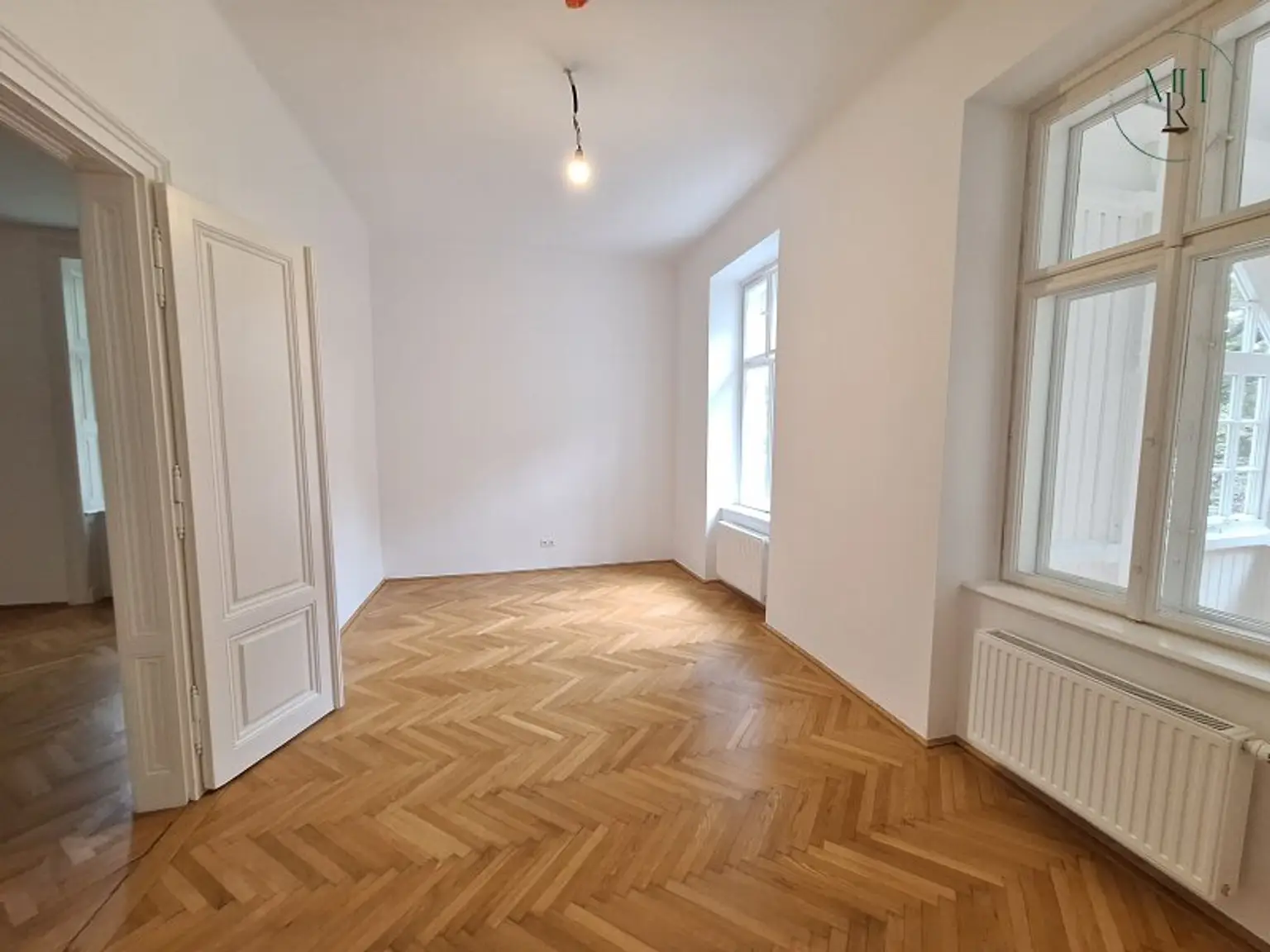 Exklusiv Wohnen in Toplage Währings - hochwertig sanierte Penthousemaisonette mit Grünblick und Garten