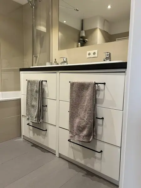 Six in the City: Premium 2-Zimmer Apartment mit Balkon!! BESTLAGE direkt beim Haus des Meeres