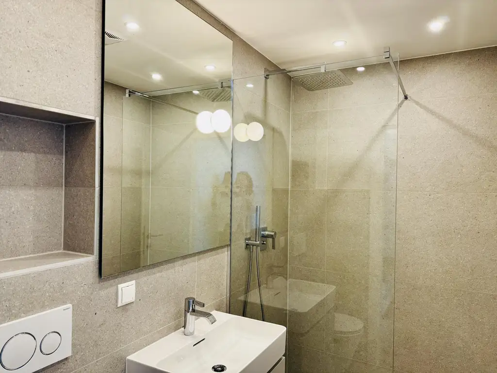 Dachgeschoßwohnung# U6 & U5# AKH