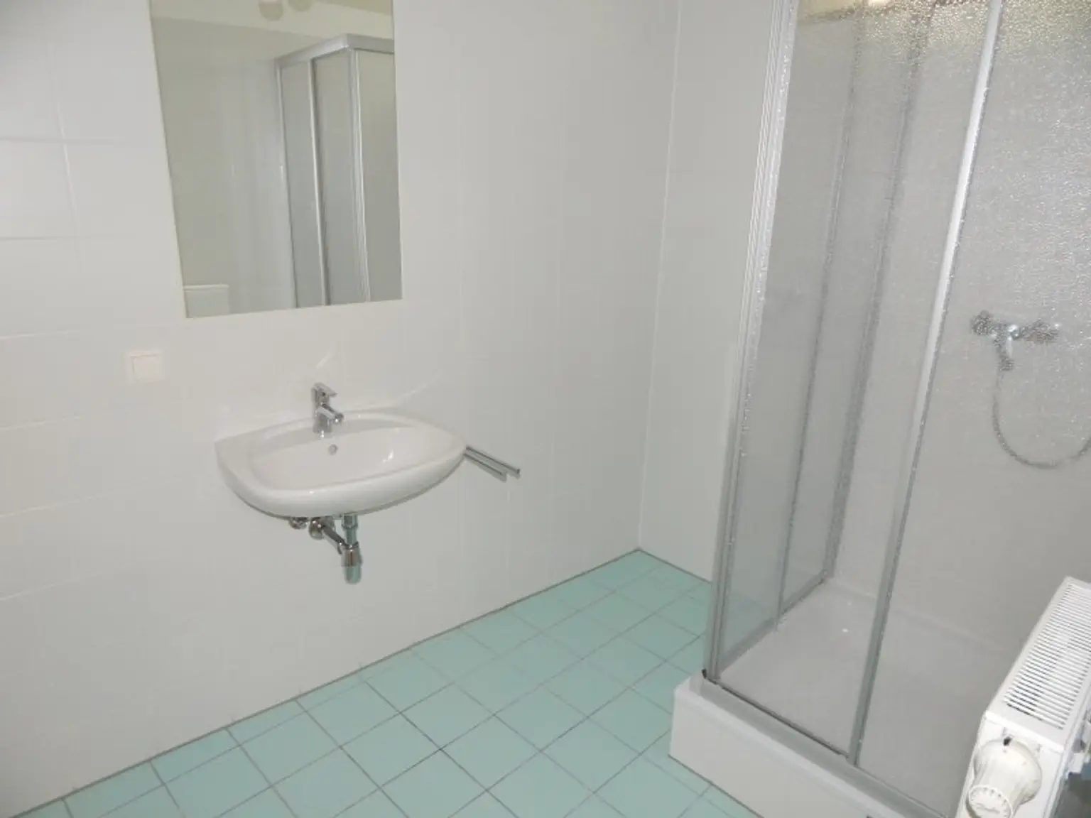 "PROVISIONSFREI" Helle und ruhige Terrassenwohnung mit Tiefgaragenplatz