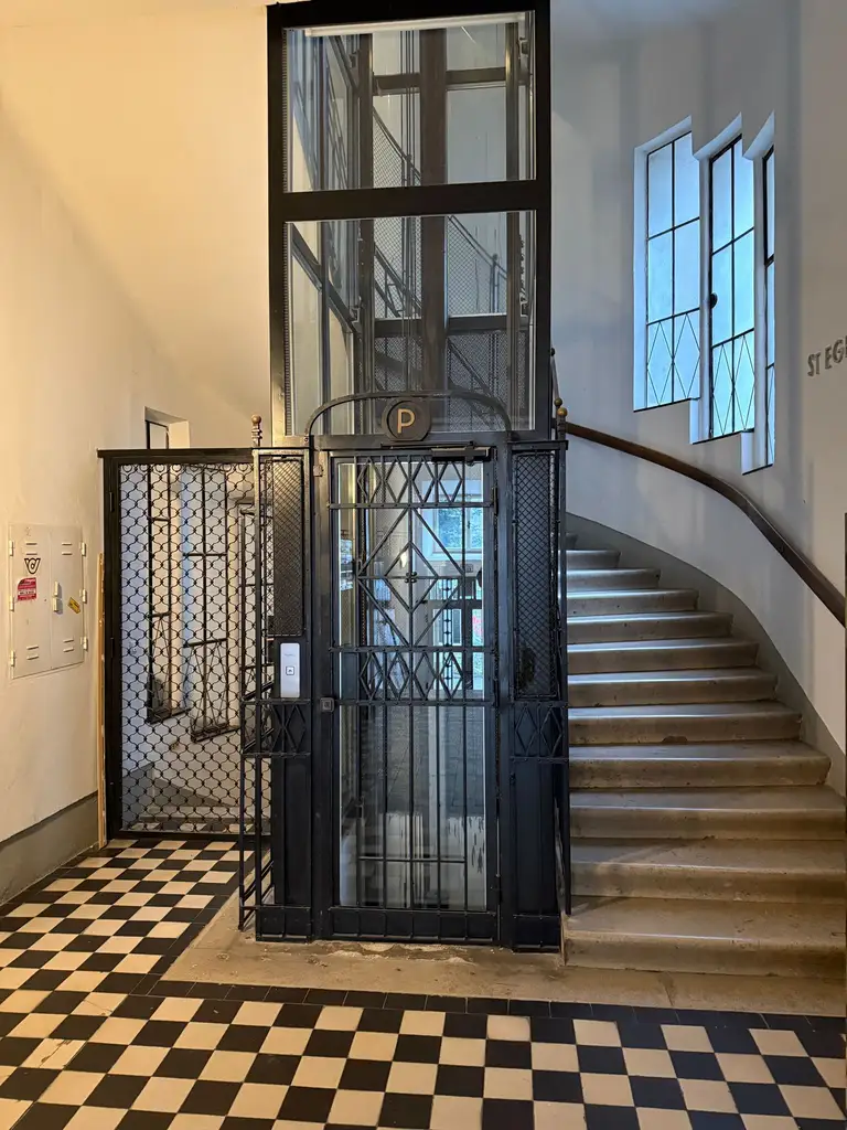 Stilvolle Altbauwohnung ca.106m² mit Balkon in Toplage 1070 Wien!