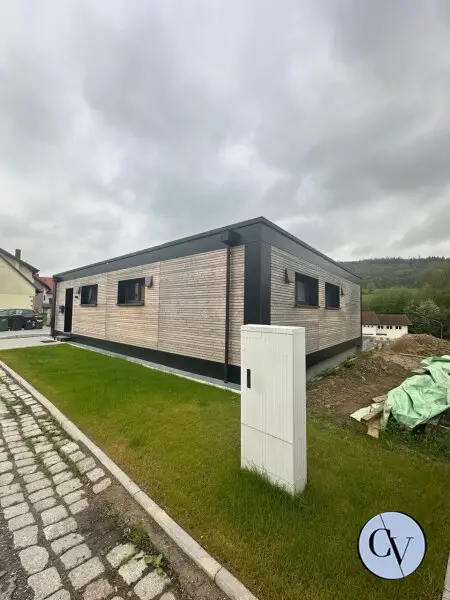 Tiny-Home auf einzigartigen Grundstück im Naturparadies mit Badesee, Sportplatz & Reithalle