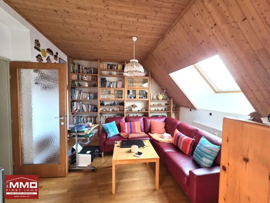 RUHIGE, SONNIGE 3-ZIMMERWOHNUNG IM 5. LIFTSTOCK AB OKTOBER BEZIEHBAR