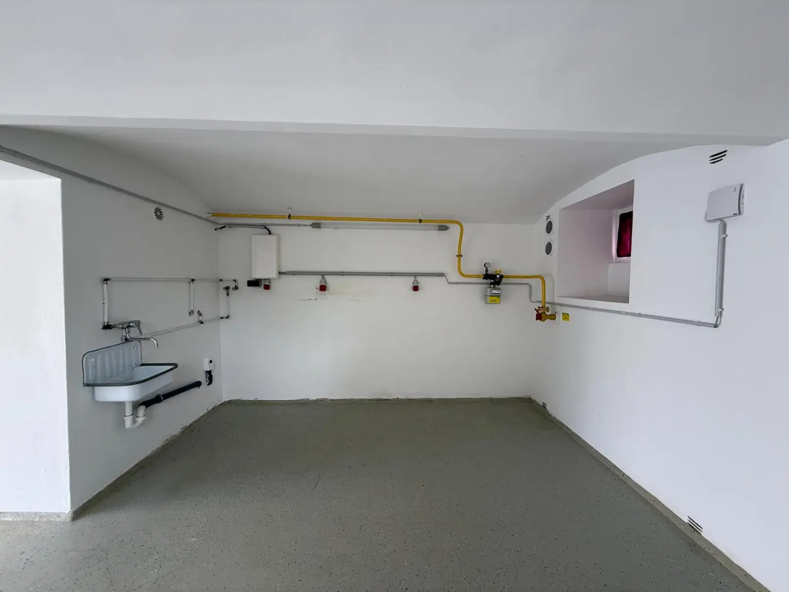 Garage und Wirtschaftsraum