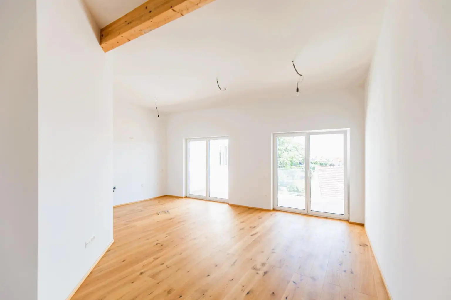 Modern Wohnen mit Balkon, Seeblick und Abstellplatz