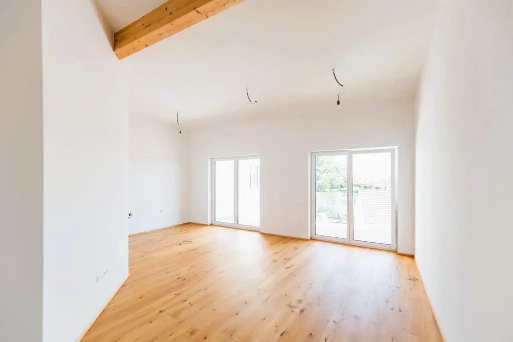 Modern Wohnen mit Balkon, Seeblick und Abstellplatz