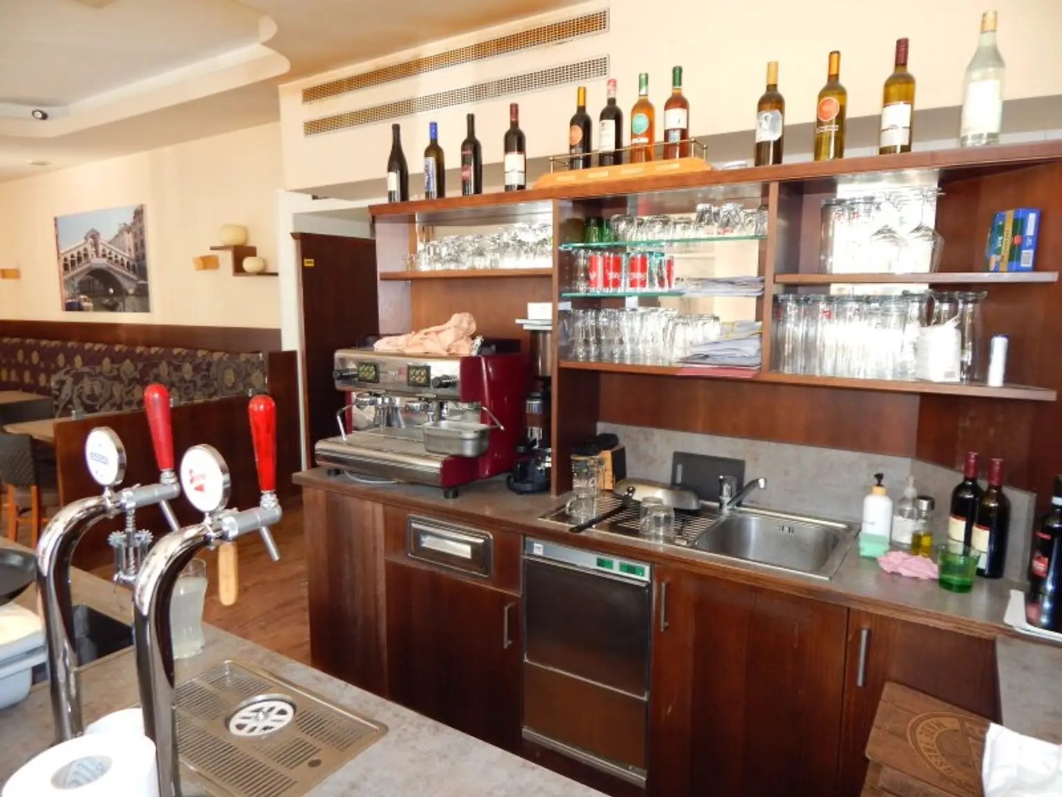 Pizzeria via a vis Schuberthpark – Ideale Lage für Ihr neues Restaurant!