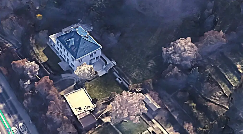 Edelrohbau-Villa, Herrschaftlicher Wohnsitz am Fuße des Kahlenberges an der Donau. Teilrestauriert entkernt und komplette Ausbauplanung.