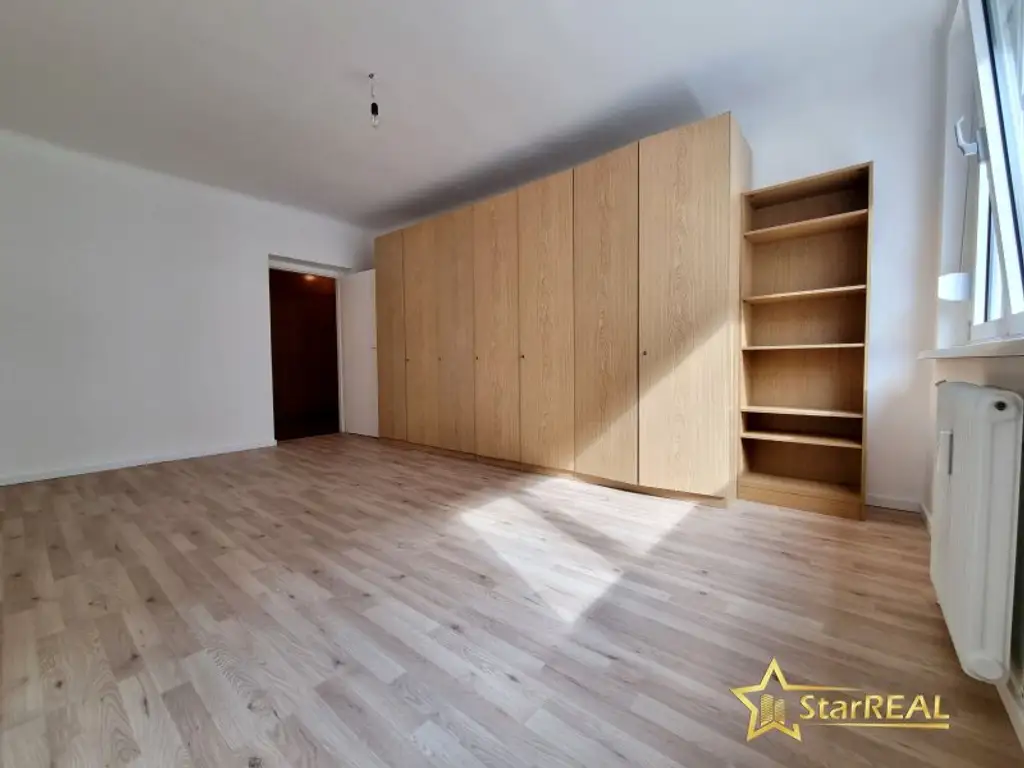 FERNWÄRME-HEIZUNG! ÄUSSERST GEPFLEGTE 3 ZIMMER-WOHNUNG IM 2. LIFTSTOCK. ZENTRALE, RUHIGE LAGE.