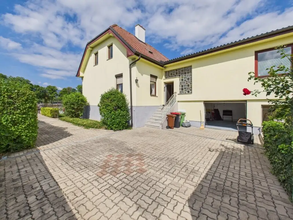 Traumhaus in Ternitz: 5 Zimmer, Garten, Pool & Garagen für nur 299.000 €!