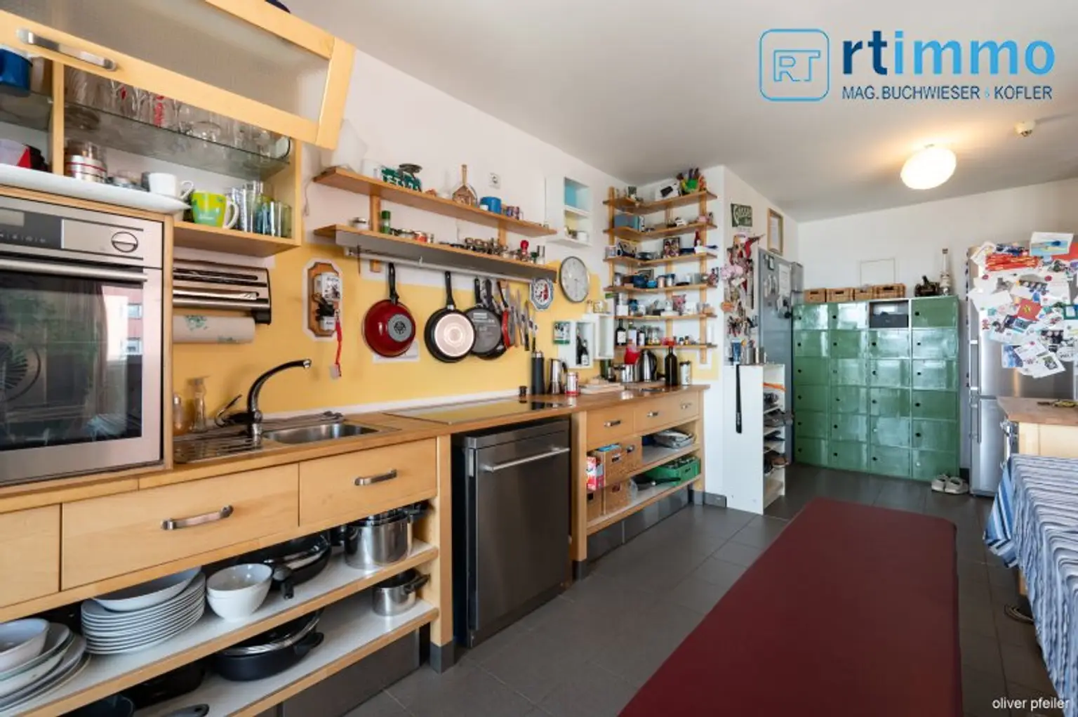 Himmelblau überall, 104m² mit über 23m² Freifläche auf 3,5 Zimmern. Atemberaubender Ausblick soweit das Auge reicht!