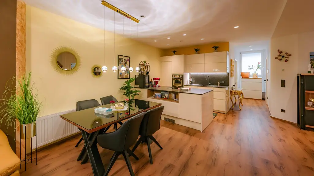 Exklusive vollmöblierte Gartenwohnung mit Wellness & privater Kellerbar im Herzen von Innsbruck