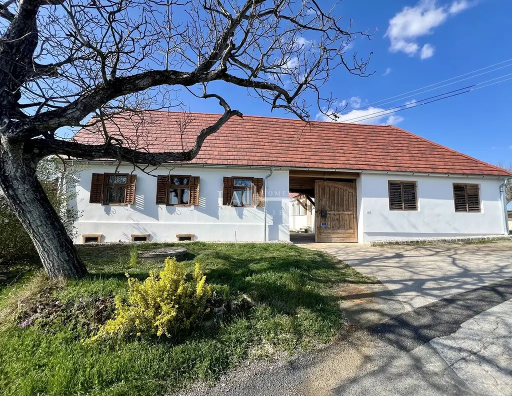 Einzigartiger & Authentischer Vierkanthof mit Arkaden im südlichen Burgenland
