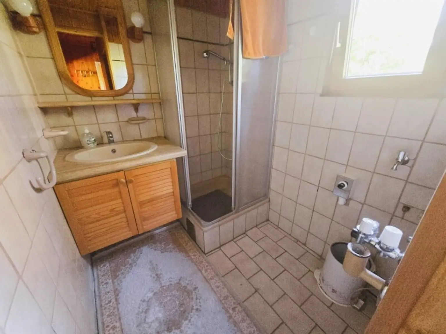 + SOMMERAKTION - EINMALIGE CHANCE + Ferienhaus am Neufelder See - Möglich auch als Zweitwohnsitz - paar Minuten vom Badesee entfernt - Privatstraße um nur € 44.900,-