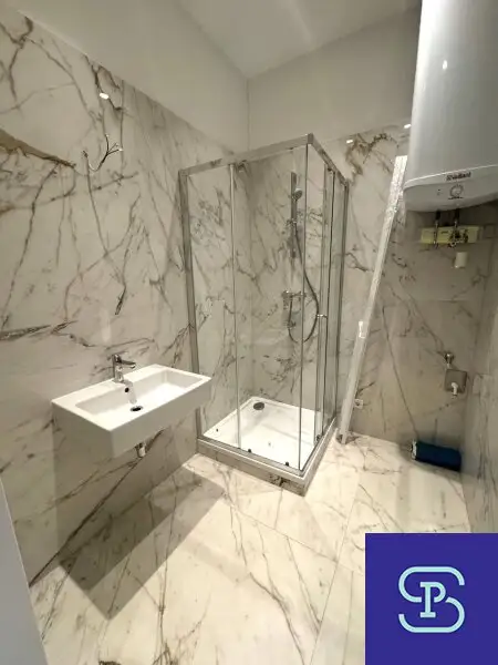 Provisionsfrei: Renovierter 46m² Altbau-Erstbezug mit Einbauküche - 1010 Wien