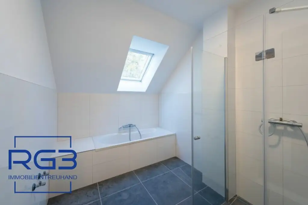 Großes Einfamilienhaus mit großem Garten # Provisionsfrei