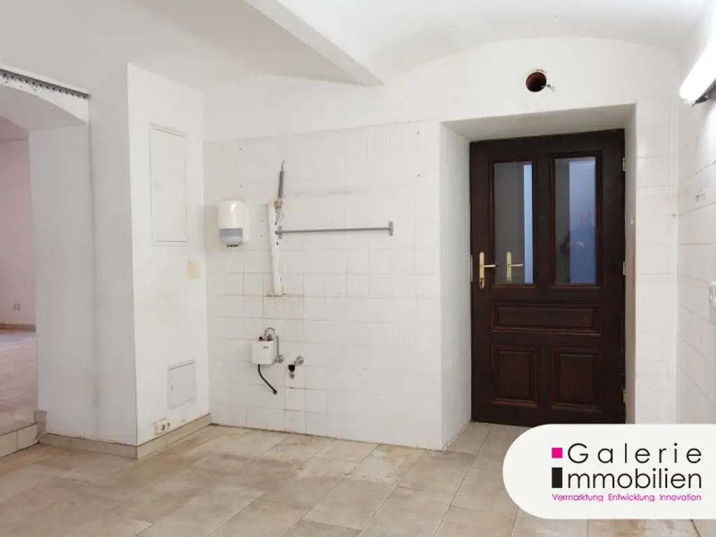 113m² Geschäftslokal/ Atelier mit Galerie an werbewirksamer Lage in Neubau !