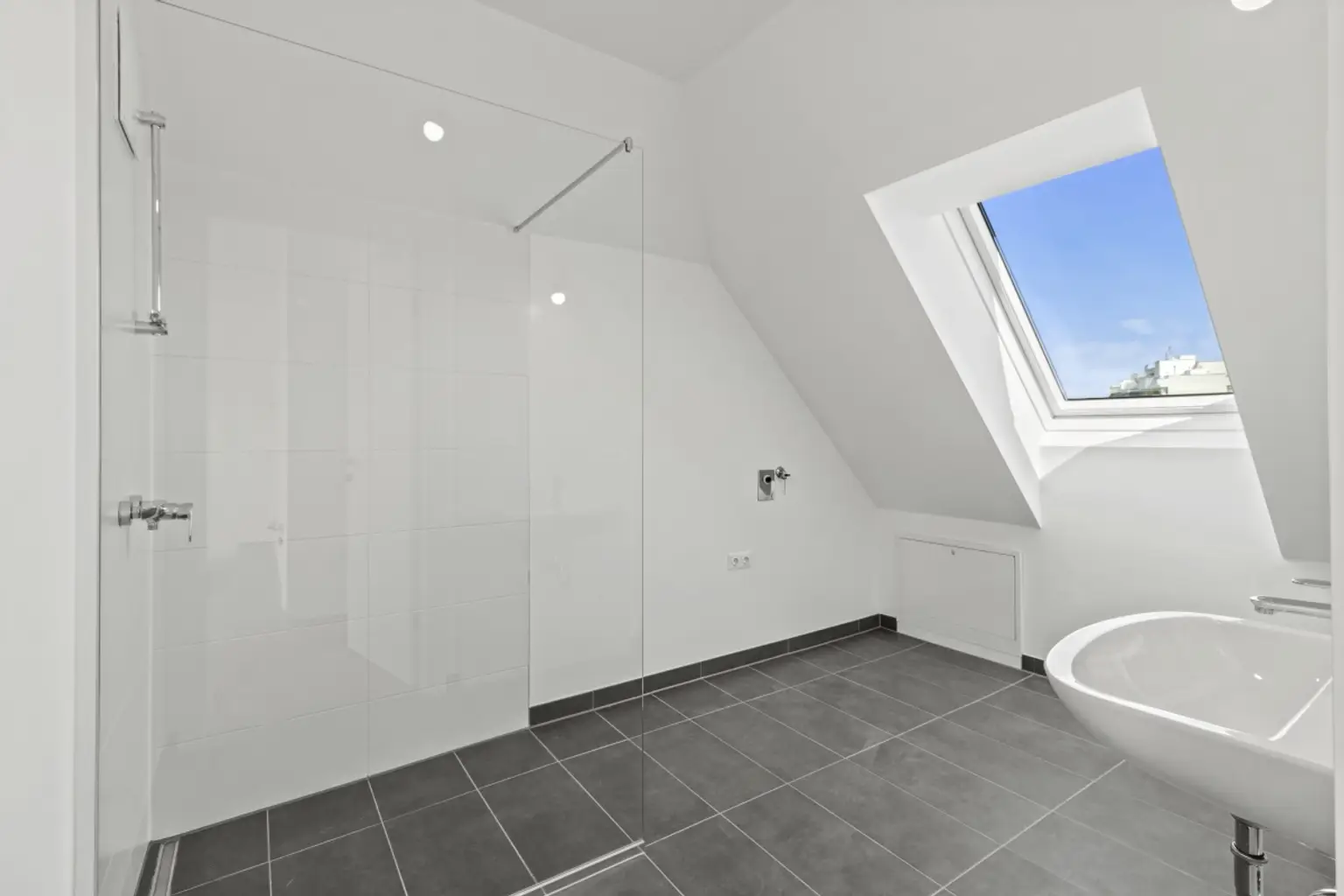 K | ++ OBEN IST ES AM SCHÖNSTEN ++ im PROJEKT KARL74 | Prima Service Immobilien