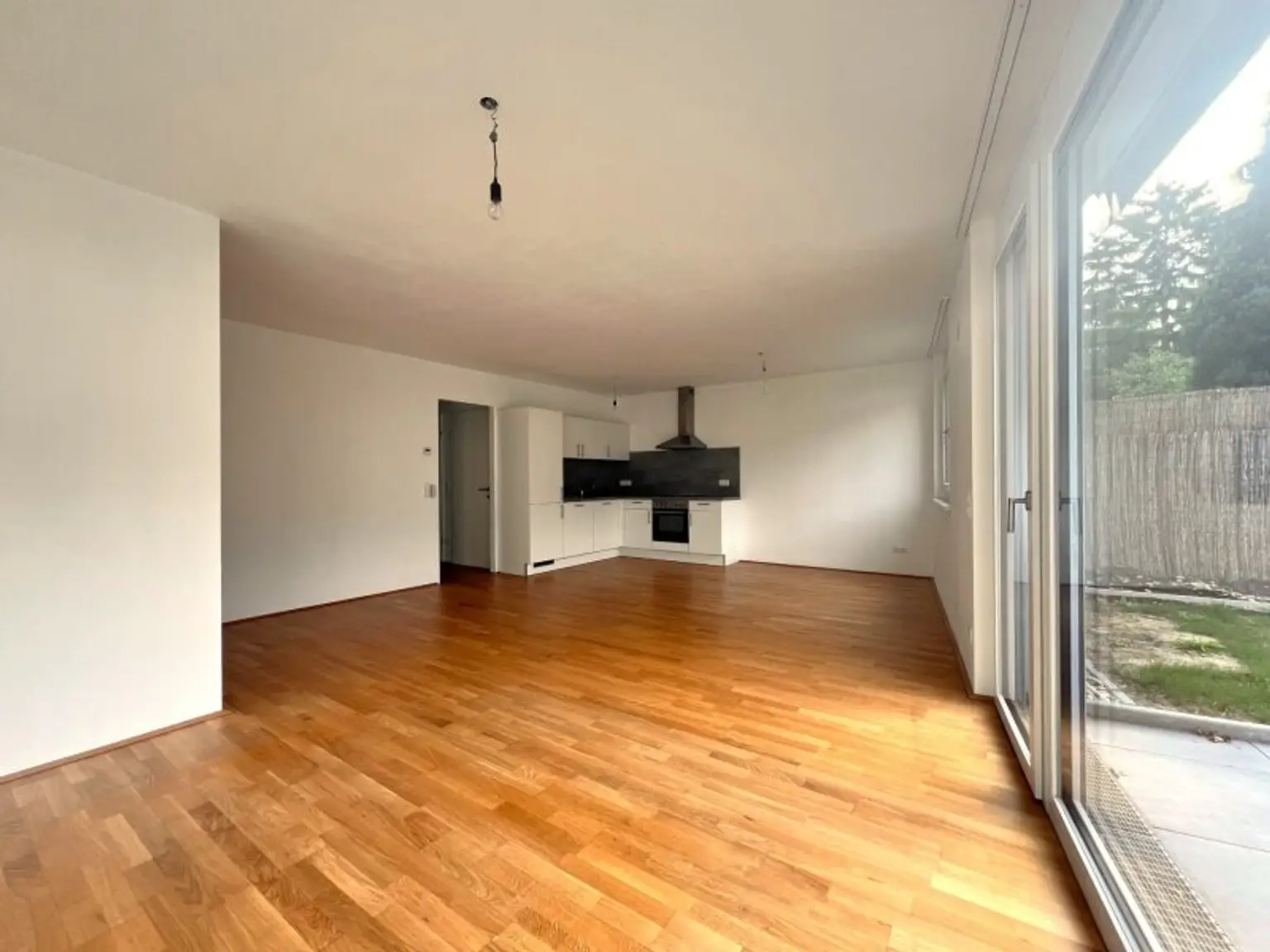 Sehr schöne Familienwohnung mit Terrasse und  großer Gartenfläche (T 1.3 /  EG)