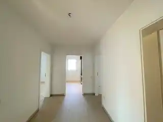 Zwischenflur vor Schlafbereich + Bad