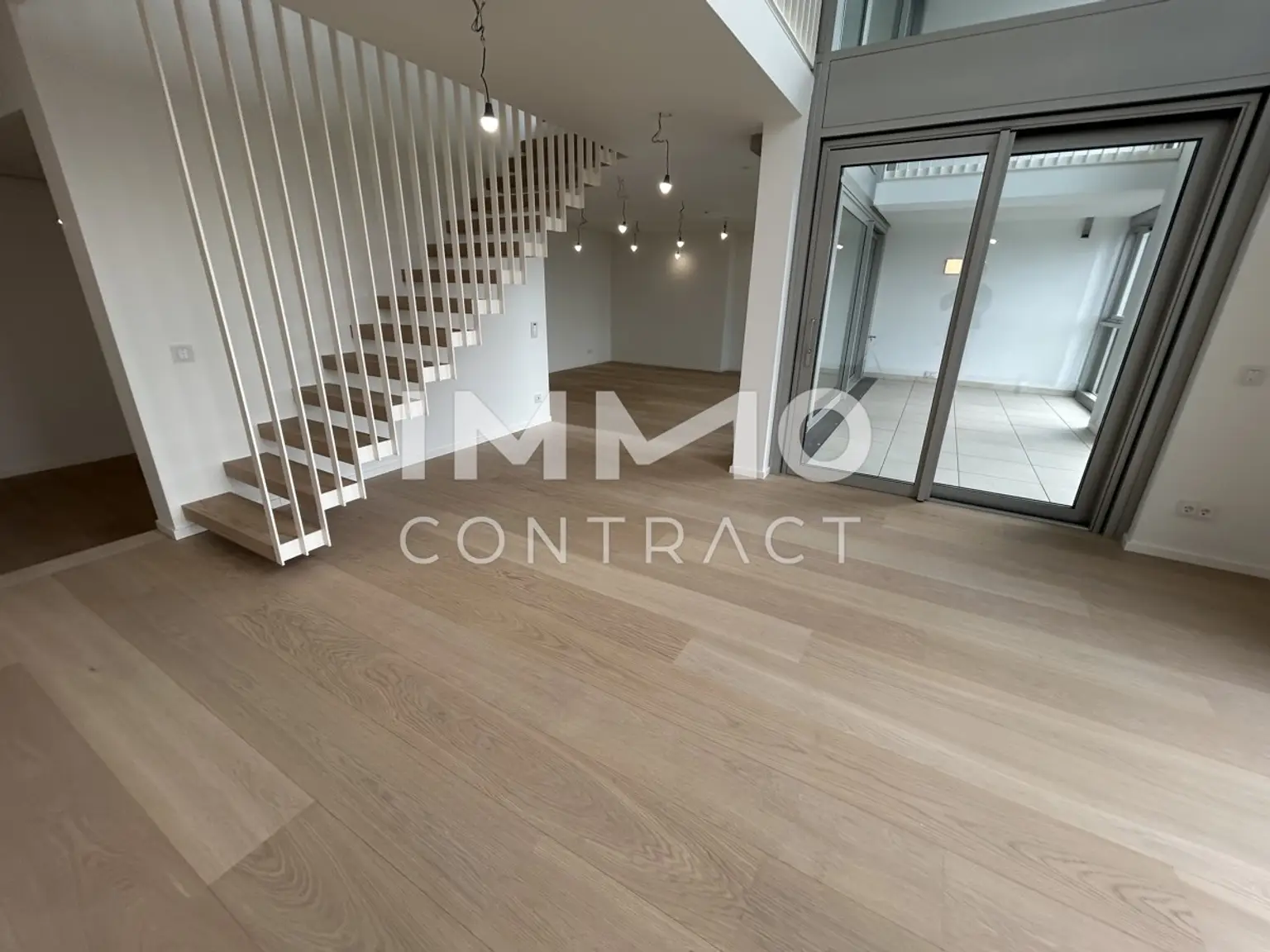 Exklusive Penthouse Wohnung auf 2 Etagen mit atemberaubenden Ausblick auf die Donau und die Innenstadt!