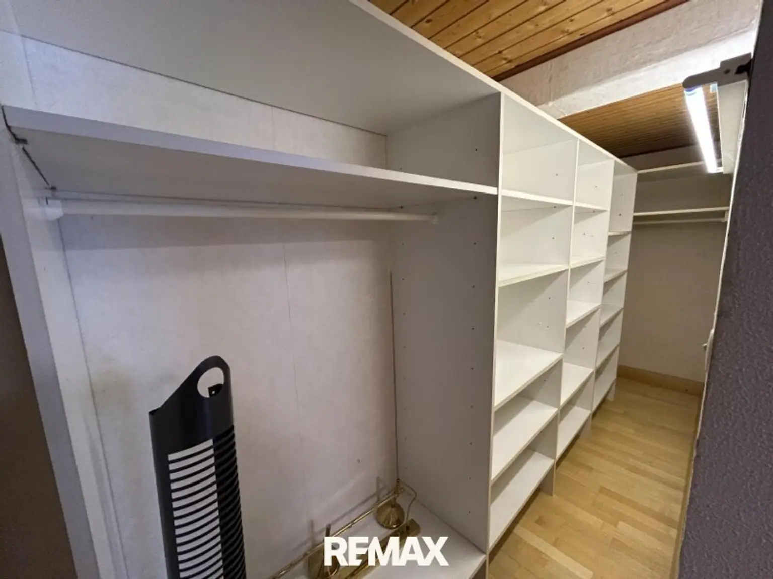 Begehbarer Kleiderschrank