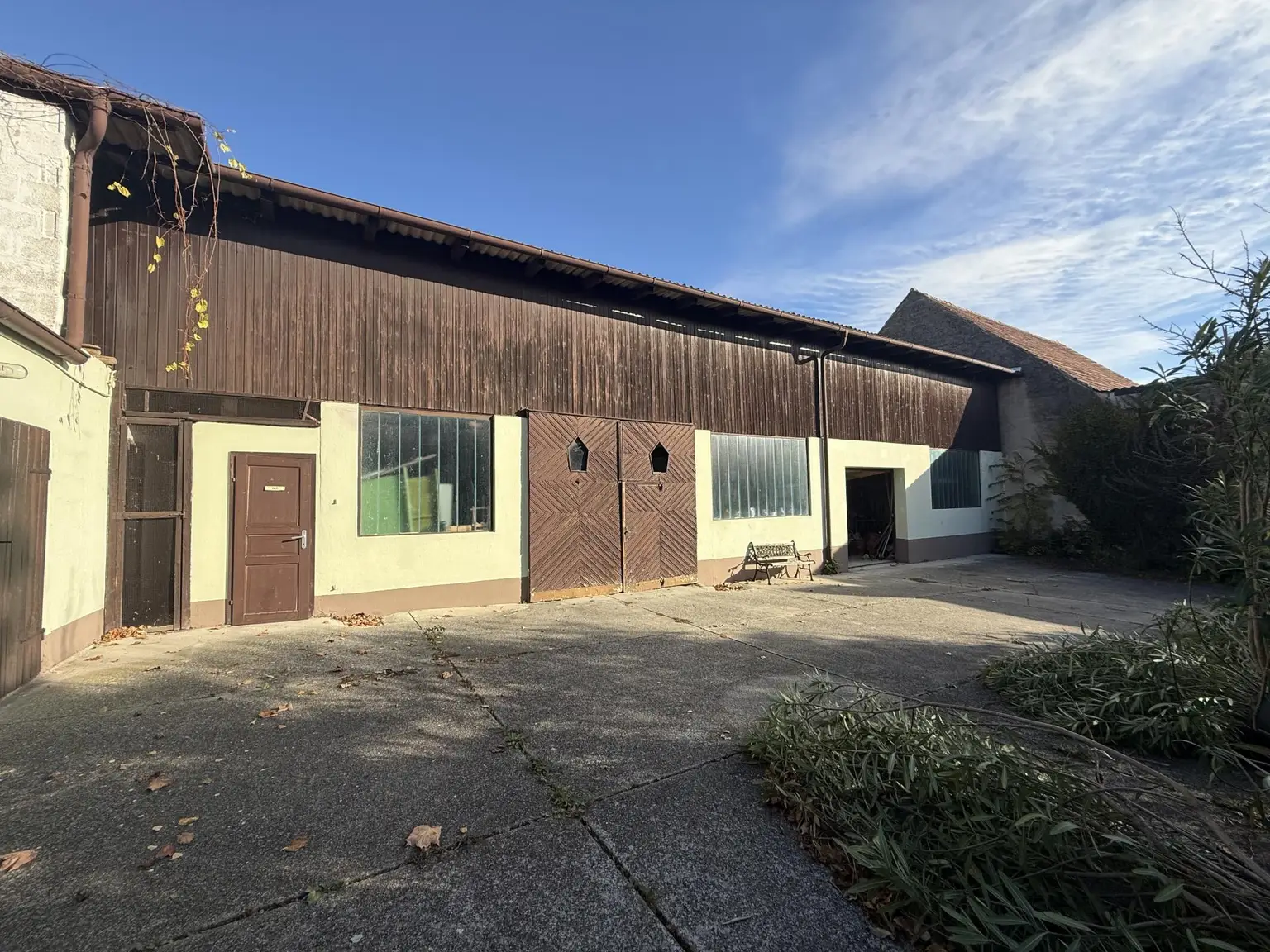 Zwischen Weinreben und Wellen-  Ein Haus mit Geschichte