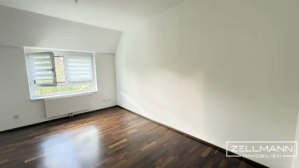 „Ein Ort zum Aufatmen – Lichtdurchflutete Dachterrassen-Maisonette mit Stil“ | ZELLMANN IMMOBILIEN