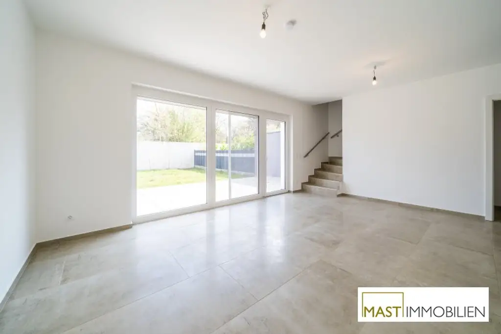 *NEU* - ab Oktober - 4 Zimmer Reihenhaus in Bahnhofsnähe