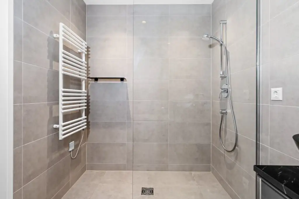 Q-Tower ! Moderne 3 Zimmer mit Balkon & Stellplatz/ +++RE/MAX Trend+++