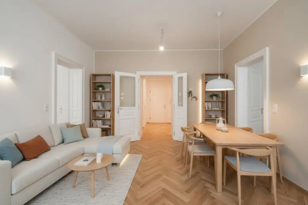 ++NEU++ Fantastische 3-Zimmer Altbauwohnung mit Balkon