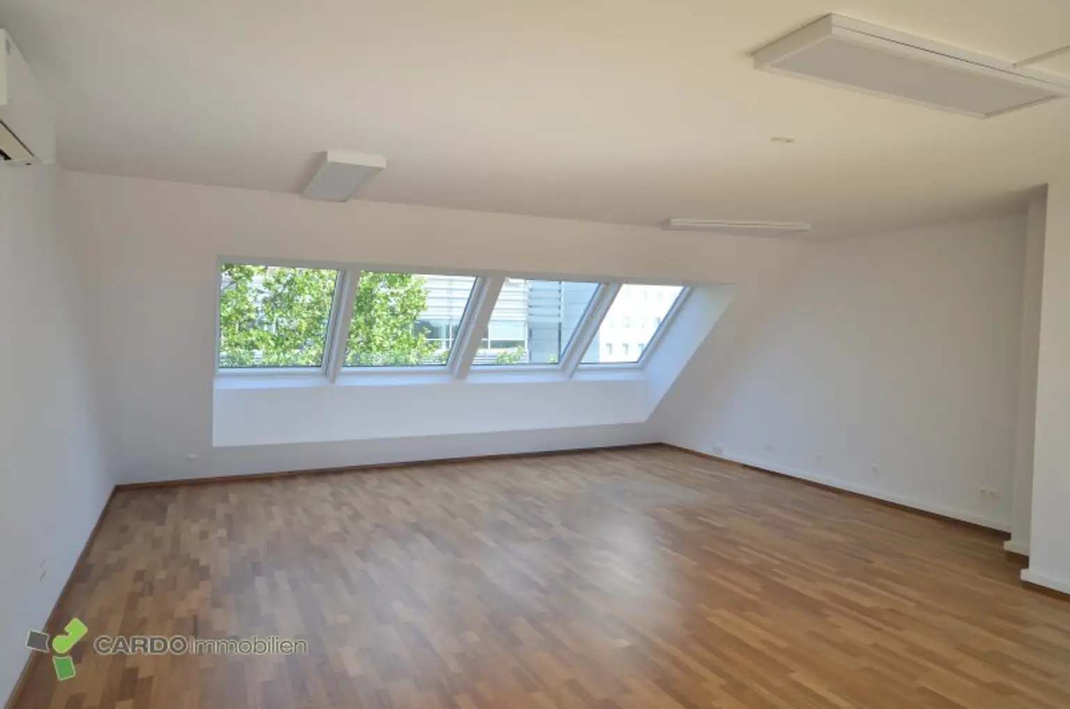 Maissonette, Attraktive Gewerbefläche zu vermieten – ca. 260 m², Nähe UNO City & U-Bahn