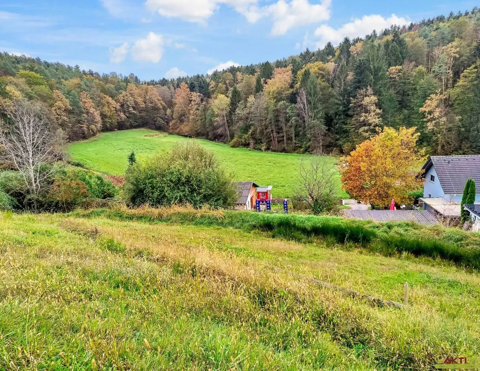 Baugenehmigtes Doppelhaus inkl. Grundstück. - Weniger als 10 Min. vor Graz. - Viele Highlights und große Terrassen.