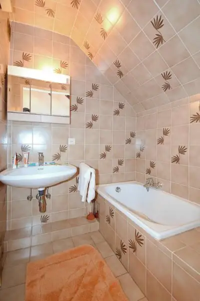 Exklusives Traum-Anwesen mit Naturteich und Gästehaus