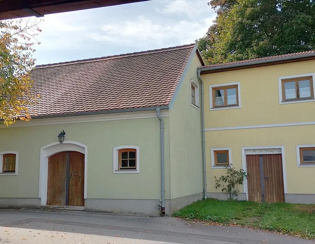 BAUGRUND - MIT 2 PRESSHÄUSERN - AUSBAUFÄHIG