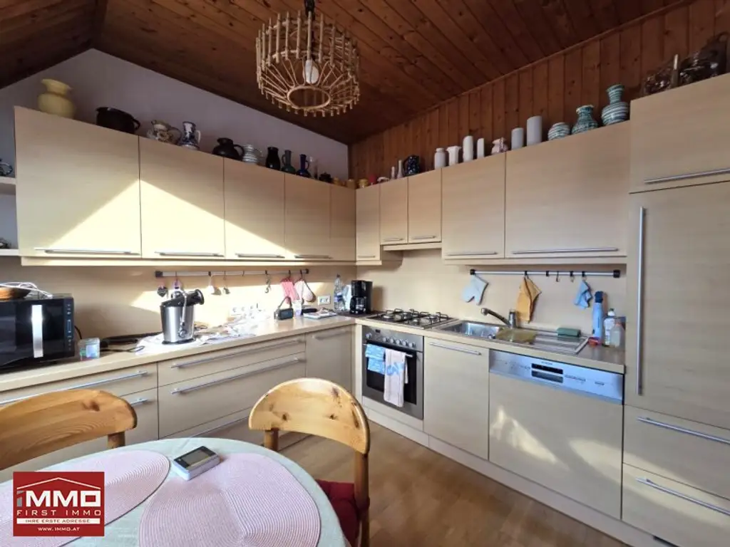 RUHIGE, SONNIGE 3-ZIMMERWOHNUNG IM 5. LIFTSTOCK AB OKTOBER BEZIEHBAR