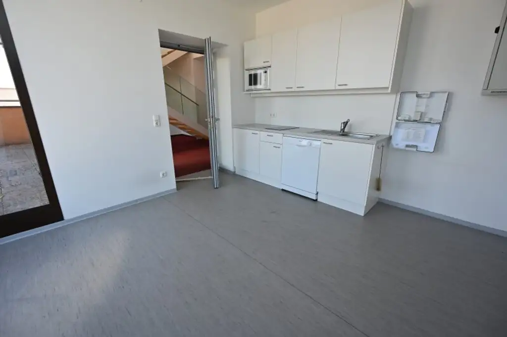 Repräsentative Bürofläche über 2 Etagen an der Landstraße!