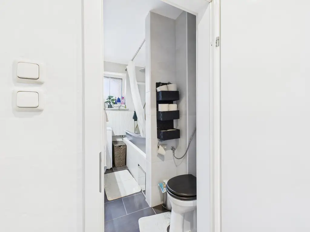 Top-renovierte 2,5-Zimmer-Wohnung in Haid – Anlegerobjekt mit hoher Nachfrage, erstklassiger Infrastruktur & starkem Renditepotenzial