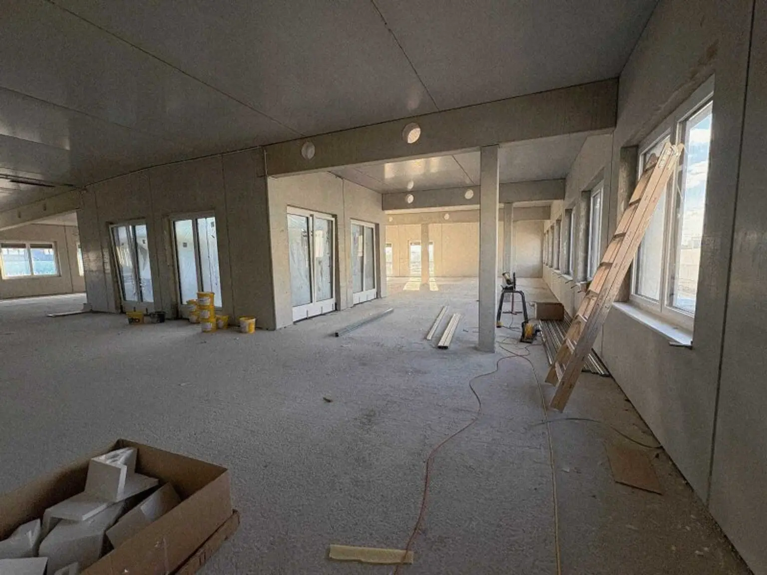 Vielseitig nutzbare Gewerbefläche in Welser TOP-Lage unmittelbar an der B1 – Erstbezug!!