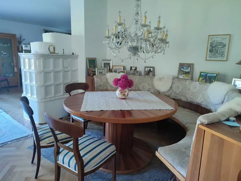 Großzügiges Stadthaus mit parkähnlichem Garten – zentral in Spittal an der Drau, ideal für Familie und Homeoffice