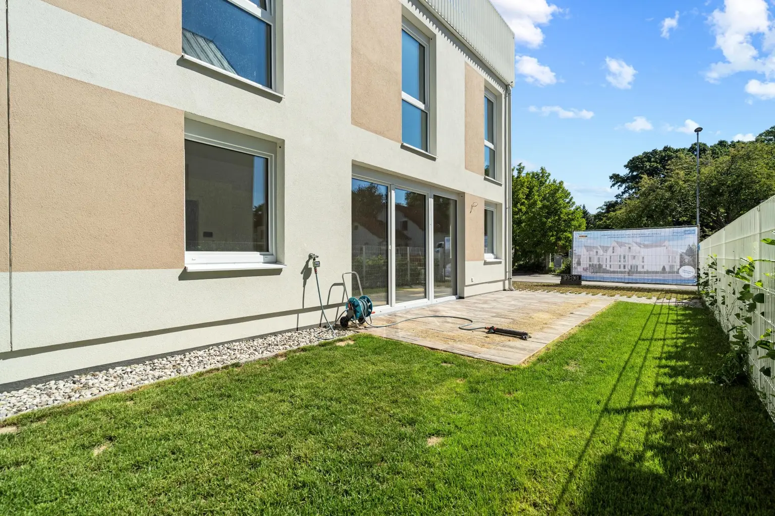 "Exklusive Neubau-Doppelhäuser in Stockerau – 6 Zimmer nahe S-Bahn"